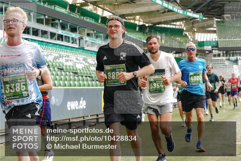 13.09.2026 - 21. swb-Marathon Bremen Michael Burmester http://msf.ph/oto/10428834 13.09.2026 13:03:03 Laufen im Stadion 150, 488, 531, 596, 722, 725, 762, 936, 940, 946, 1006, 1014, 1163, 1250, 1436, 1458, 1460, 1611, 1649, 1771, 2033, 2047, 2062, 2223, 2276, 2292, 2345, 2364, 2378, 2421, 2434, 2513, 2625, 2638, 2666, 2668, 2779, 2900, 2934, 2977, 2987, 3013, 3044, 3114, 3135, 3163, 3164, 3187, 3248, 3258, 3294, 3334, 3360, 3392, 3402, 3460, 3496, 3510, 3527, 3576, 3579, 3585, 3597, 3603, 3618, 3667, 3721, 3806, 3846, 3852, 3859, 3893, 3938, 3970, 3983, 4000, 4077, 4133, 4506, 4558 meine-sportfotos.de