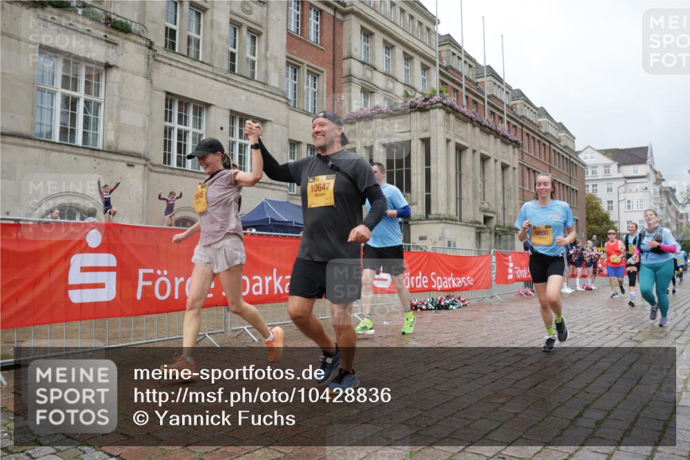 13.09.2026 - Kiel Lauf Yannick Fuchs http://msf.ph/oto/10428836 13.09.2026 11:09:10 Ziel 1569, 1934, 3022, 3752, 4526, 6028, 7681, 8933, 9112, 9752, 9995, 12238, 12532, 24, 25, 1170, 1226, 2250, 2951, 4526, 4709, 6576, 6662, 9162, 9752, 9800, 10645, 10647, 10813, 10928, 11442, 11674, 12334, 607, 2784, 7310, 8637, 8922, 8979, 10184, 10253, 10262, 10263, 10268, 11889, 834, 1067, 2575, 5418, 6626, 6662, 7667, 9162, 9800, 10645, 10647, 11442 meine-sportfotos.de