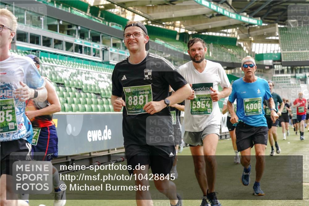 13.09.2026 - 21. swb-Marathon Bremen Michael Burmester http://msf.ph/oto/10428845 13.09.2026 13:03:03 Laufen im Stadion 150, 488, 531, 596, 722, 725, 762, 936, 940, 946, 1006, 1014, 1163, 1250, 1436, 1458, 1460, 1611, 1649, 1771, 2033, 2047, 2062, 2223, 2276, 2292, 2345, 2364, 2378, 2421, 2434, 2513, 2625, 2638, 2666, 2668, 2779, 2900, 2934, 2977, 2987, 3013, 3044, 3114, 3135, 3163, 3164, 3187, 3248, 3258, 3294, 3334, 3360, 3392, 3402, 3460, 3496, 3510, 3527, 3576, 3579, 3585, 3597, 3603, 3618, 3667, 3721, 3806, 3846, 3852, 3859, 3893, 3938, 3970, 3983, 4000, 4077, 4133, 4506, 4558 meine-sportfotos.de