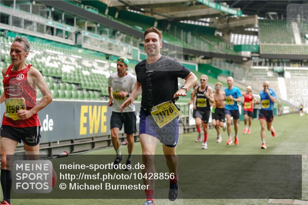 13.09.2026 - 21. swb-Marathon Bremen Michael Burmester http://msf.ph/oto/10428856 13.09.2026 10:19:56 Laufen im Stadion 10261, 10262, 10366, 10475, 10818, 10994, 11067, 11068, 11176, 11197, 11418, 11481, 11512, 11652, 11964, 12324, 12358, 12413, 12540, 13505, 13530, 13533, 13534, 13536, 13540, 13541, 13550, 13558, 13560, 13564, 13573, 13581, 13583, 13588, 13590, 13599, 13601, 13605, 13610, 13618, 13619, 13622, 13632, 13633, 13637, 13638, 13639, 10597, 12272, 13501, 13510, 13515, 13517, 13542, 13547, 13567, 13579, 13623, 13627, 13635 meine-sportfotos.de