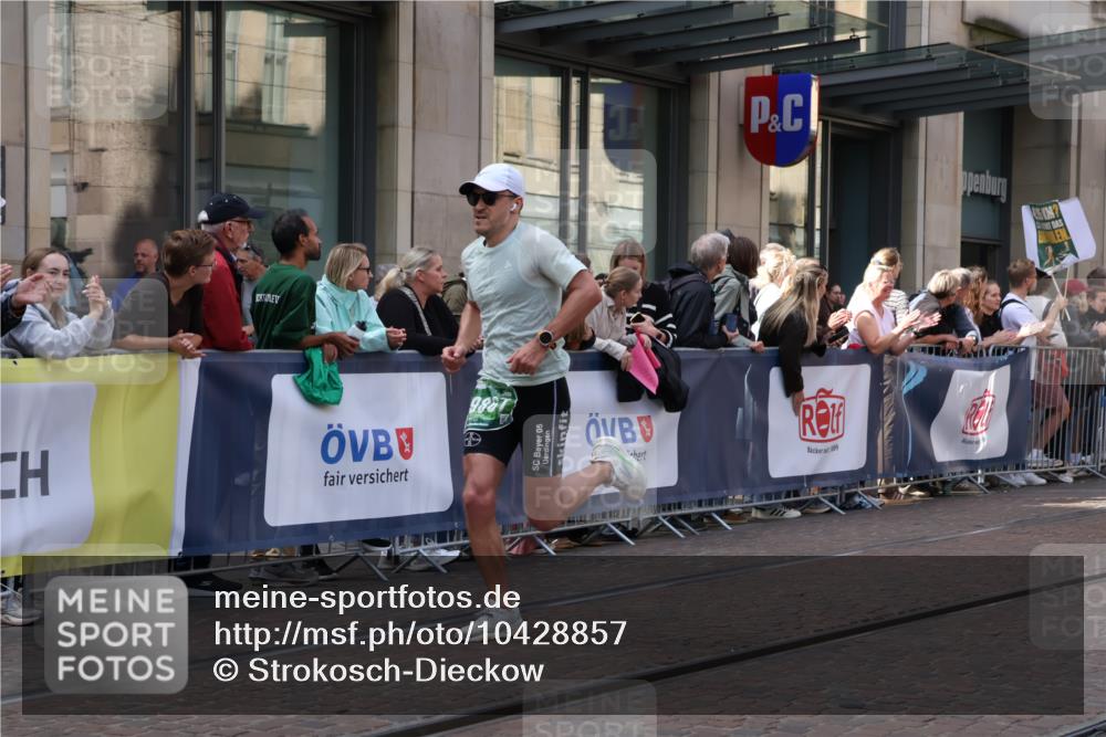 13.09.2026 - 21. swb-Marathon Bremen Strokosch-Dieckow http://msf.ph/oto/10428857 13.09.2026 13:08:37 Ziel 1925, 2287, 3110, 3330, 4033, 4384, 5377, 5517, 5636, 5696, 6906, 7262, 8120, 8555, 9240, 9411, 9702, 9867, 9906, 9911, 339, 678, 715, 1335, 1696, 3276, 4033, 4082, 4247, 4888, 5424, 6842, 7064, 7121, 8655, 9084, 9582 meine-sportfotos.de