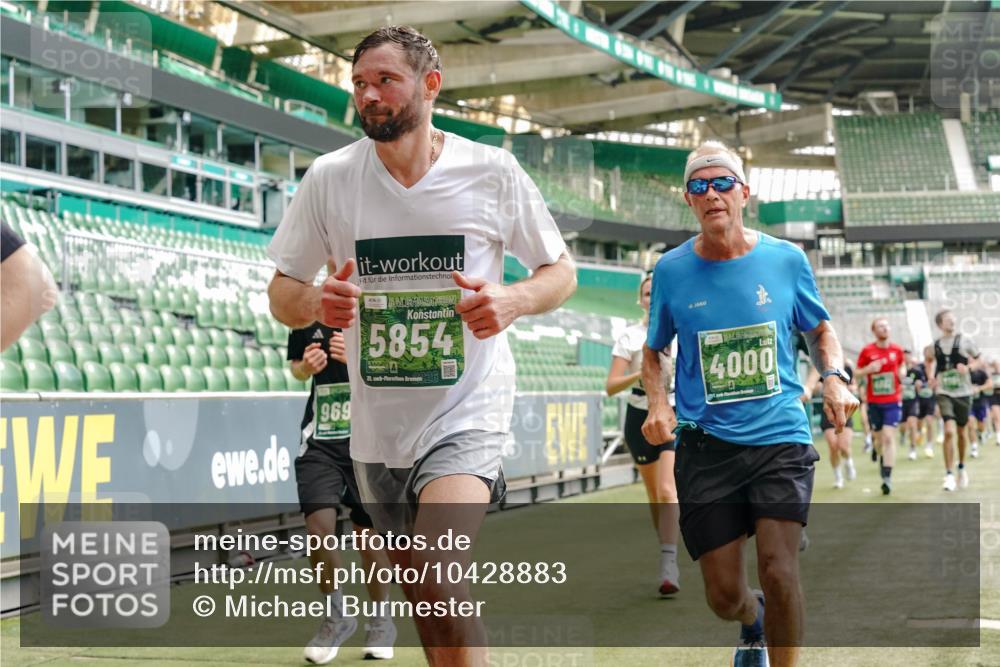 13.09.2026 - 21. swb-Marathon Bremen Michael Burmester http://msf.ph/oto/10428883 13.09.2026 13:03:04 Laufen im Stadion 150, 210, 488, 531, 596, 722, 725, 762, 881, 936, 940, 946, 1006, 1014, 1163, 1250, 1436, 1458, 1460, 1611, 1649, 1771, 2033, 2047, 2062, 2223, 2276, 2292, 2345, 2364, 2378, 2421, 2434, 2513, 2625, 2638, 2666, 2668, 2779, 2900, 2934, 2977, 2987, 3013, 3044, 3114, 3135, 3163, 3164, 3187, 3248, 3258, 3294, 3334, 3360, 3392, 3402, 3460, 3496, 3510, 3527, 3576, 3579, 3585, 3597, 3603, 3618, 3667, 3721, 3806, 3846, 3852, 3859, 3893, 3938, 3970, 3983, 4000, 4077, 4133, 4506, 4558 meine-sportfotos.de