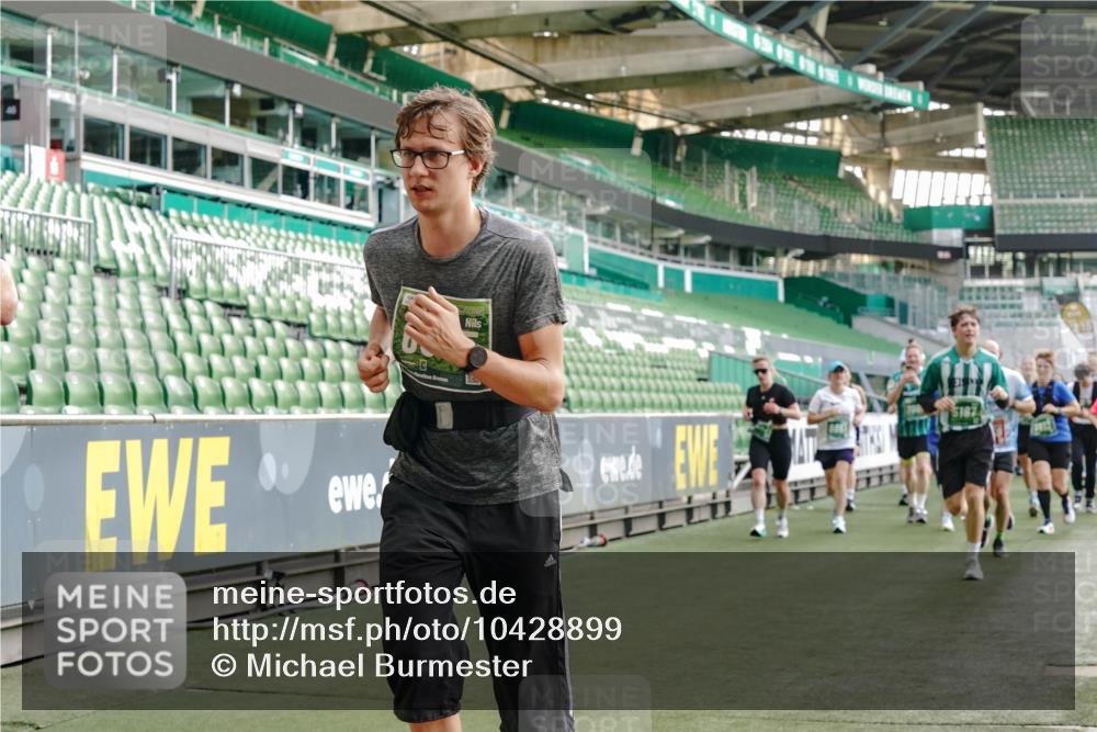 13.09.2026 - 21. swb-Marathon Bremen Michael Burmester http://msf.ph/oto/10428899 13.09.2026 13:26:40 Laufen im Stadion 186, 202, 364, 390, 530, 543, 645, 815, 818, 833, 966, 1077, 1283, 1410, 1412, 1443, 1459, 1473, 1487, 1530, 1561, 1608, 1618, 1700, 1744, 1828, 1953, 1961, 2058, 2059, 2273, 2298, 2308, 2309, 2382, 2384, 2388, 2404, 2428, 2507, 2508, 2542, 2558, 2576, 2582, 2591, 2592, 2656, 2675, 2725, 2748, 2752, 2762, 2817, 2875, 2878, 2923, 2965, 2970, 2981, 3045, 3047, 3050, 3062, 3073, 3084, 3097, 3172, 3184, 3259, 3329, 3359, 3433, 3540, 3592, 3629, 3756 meine-sportfotos.de