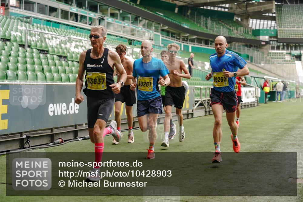 13.09.2026 - 21. swb-Marathon Bremen Michael Burmester http://msf.ph/oto/10428903 13.09.2026 10:19:58 Laufen im Stadion 10261, 10262, 10366, 10475, 10818, 10994, 11067, 11068, 11176, 11197, 11418, 11481, 11512, 11652, 11964, 12324, 12358, 12413, 12540, 13505, 13530, 13533, 13534, 13540, 13541, 13550, 13558, 13560, 13564, 13573, 13581, 13583, 13588, 13590, 13599, 13601, 13605, 13610, 13618, 13619, 13622, 13632, 13633, 13637, 13638, 13639, 10597, 12272, 13501, 13510, 13515, 13517, 13542, 13547, 13567, 13579, 13623, 13627, 13635 meine-sportfotos.de