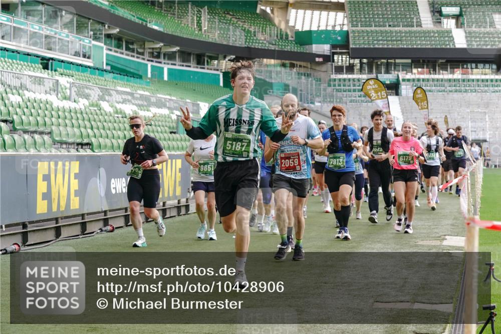 13.09.2026 - 21. swb-Marathon Bremen Michael Burmester http://msf.ph/oto/10428906 13.09.2026 13:26:42 Laufen im Stadion 186, 202, 364, 390, 530, 543, 645, 815, 818, 833, 966, 1077, 1283, 1410, 1412, 1443, 1459, 1473, 1487, 1530, 1561, 1608, 1618, 1700, 1744, 1769, 1828, 1953, 1961, 2058, 2273, 2298, 2308, 2309, 2382, 2384, 2388, 2404, 2428, 2507, 2508, 2542, 2558, 2576, 2582, 2591, 2592, 2656, 2675, 2725, 2748, 2752, 2762, 2817, 2875, 2878, 2923, 2965, 2970, 2981, 3045, 3047, 3050, 3062, 3073, 3084, 3097, 3172, 3184, 3259, 3329, 3359, 3433, 3540, 3592, 3629, 3756, 3907 meine-sportfotos.de