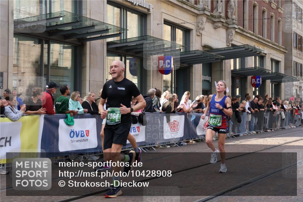 13.09.2026 - 21. swb-Marathon Bremen Strokosch-Dieckow http://msf.ph/oto/10428908 13.09.2026 13:08:39 Ziel 1925, 2287, 2291, 3110, 3330, 4384, 5517, 5636, 5696, 6906, 7262, 8120, 8555, 8830, 9240, 9411, 9702, 9867, 9906, 9911, 339, 678, 715, 1335, 1696, 3276, 4033, 4082, 4888, 5377, 5424, 6842, 7064, 7121, 8655, 9084, 9582 meine-sportfotos.de