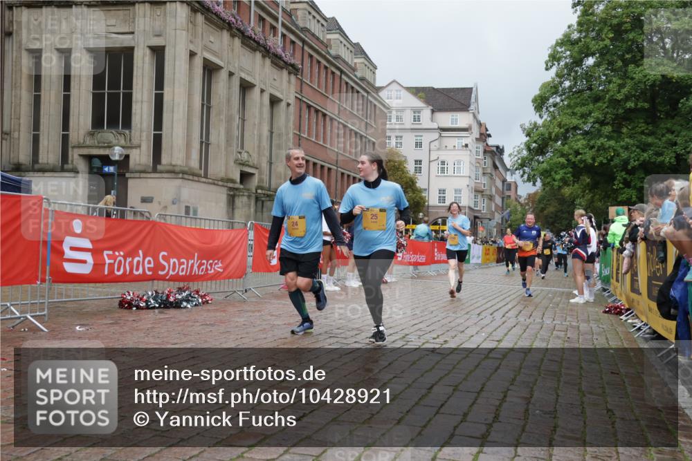 13.09.2026 - Kiel Lauf Yannick Fuchs http://msf.ph/oto/10428921 13.09.2026 11:09:17 Ziel 607, 1934, 8637, 8933, 8979, 9995, 10184, 10253, 10262, 10263, 10268, 11889, 12532, 24, 25, 1226, 1569, 2250, 2951, 3022, 3752, 4526, 6028, 7681, 9112, 9752, 10813, 10928, 11674, 12238, 12334, 2784, 5528, 7310, 8922, 24, 25, 1170, 4709, 6576, 6662, 9162, 9800, 10645, 10647, 11442 meine-sportfotos.de