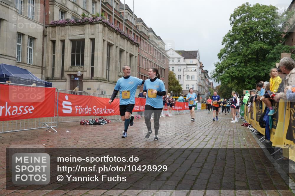 13.09.2026 - Kiel Lauf Yannick Fuchs http://msf.ph/oto/10428929 13.09.2026 11:09:17 Ziel 607, 1934, 8637, 8933, 8979, 9995, 10184, 10253, 10262, 10263, 10268, 11889, 12532, 24, 25, 1226, 1569, 2250, 2951, 3022, 3752, 4526, 6028, 7681, 9112, 9752, 10813, 10928, 11674, 12238, 12334, 2784, 5528, 7310, 8922, 24, 25, 1170, 4709, 6576, 6662, 9162, 9800, 10645, 10647, 11442 meine-sportfotos.de