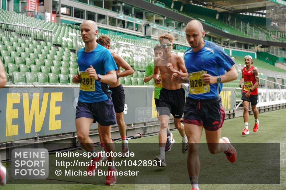 13.09.2026 - 21. swb-Marathon Bremen Michael Burmester http://msf.ph/oto/10428931 13.09.2026 10:19:59 Laufen im Stadion 10261, 10262, 10366, 10475, 10818, 10994, 11067, 11068, 11176, 11197, 11418, 11481, 11512, 11652, 11964, 12289, 12324, 12358, 12413, 12540, 13505, 13530, 13533, 13534, 13540, 13541, 13550, 13558, 13560, 13564, 13573, 13581, 13583, 13588, 13590, 13599, 13601, 13605, 13610, 13618, 13619, 13622, 13632, 13633, 13637, 13638, 13639, 10597, 12272, 13501, 13510, 13515, 13517, 13542, 13547, 13567, 13579, 13623, 13627, 13635 meine-sportfotos.de