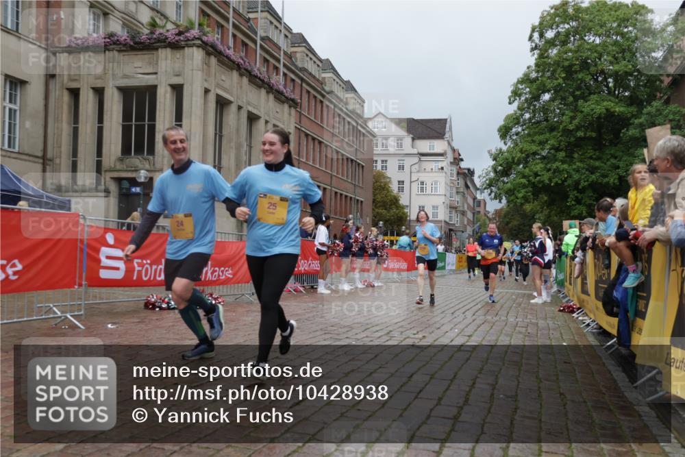 13.09.2026 - Kiel Lauf Yannick Fuchs http://msf.ph/oto/10428938 13.09.2026 11:09:17 Ziel 607, 1934, 8637, 8933, 8979, 9995, 10184, 10253, 10262, 10263, 10268, 11889, 12532, 24, 25, 1226, 1569, 2250, 2951, 3022, 3752, 4526, 6028, 7681, 9112, 9752, 10813, 10928, 11674, 12238, 12334, 2784, 5528, 7310, 8922, 24, 25, 1170, 4709, 6576, 6662, 9162, 9800, 10645, 10647, 11442 meine-sportfotos.de