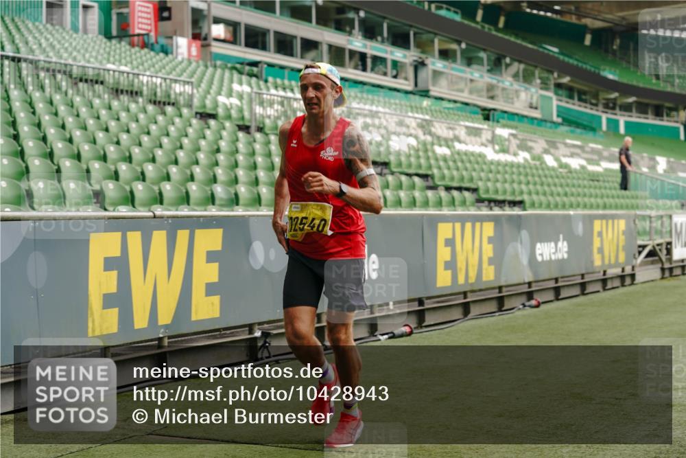 13.09.2026 - 21. swb-Marathon Bremen Michael Burmester http://msf.ph/oto/10428943 13.09.2026 10:20:00 Laufen im Stadion 10261, 10262, 10366, 10475, 10818, 10994, 11067, 11068, 11176, 11197, 11418, 11481, 11512, 11652, 11964, 12289, 12324, 12358, 12413, 12540, 13505, 13514, 13530, 13533, 13534, 13540, 13541, 13550, 13558, 13560, 13564, 13573, 13581, 13583, 13588, 13590, 13599, 13601, 13605, 13610, 13618, 13619, 13622, 13632, 13633, 13637, 13638, 13639, 10597, 12272, 13501, 13510, 13515, 13517, 13522, 13542, 13547, 13567, 13579, 13623, 13627, 13635 meine-sportfotos.de
