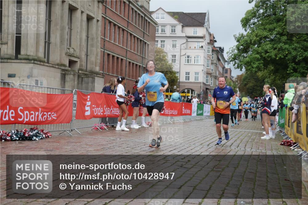 13.09.2026 - Kiel Lauf Yannick Fuchs http://msf.ph/oto/10428947 13.09.2026 11:09:19 Ziel 607, 1934, 8637, 8933, 8979, 10184, 10253, 10262, 10263, 10268, 11889, 12532, 24, 25, 1226, 1569, 2250, 2951, 3022, 3752, 4526, 6028, 7681, 9112, 9752, 9995, 10813, 10928, 11674, 12238, 12334, 12532, 2784, 5528, 7111, 7310, 8922, 24, 25, 1170, 2250, 4709, 6576, 6662, 9162 meine-sportfotos.de