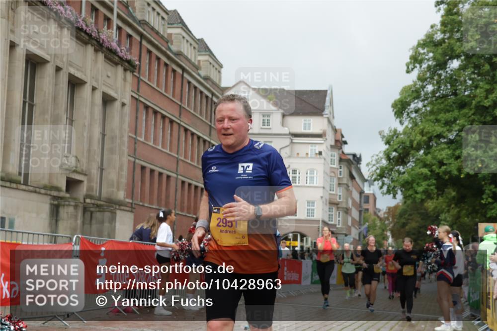 13.09.2026 - Kiel Lauf Yannick Fuchs http://msf.ph/oto/10428963 13.09.2026 11:09:22 Ziel 607, 1934, 2784, 7310, 8637, 8922, 8933, 8979, 10184, 10253, 10262, 10263, 10268, 11889, 1226, 1569, 1934, 2250, 2951, 3022, 3752, 4526, 6028, 7681, 9112, 9752, 9995, 10813, 10928, 11674, 12238, 12334, 12532, 2992, 5528, 7111, 10423, 24, 25, 1170, 2250, 2951, 4709, 10928 meine-sportfotos.de