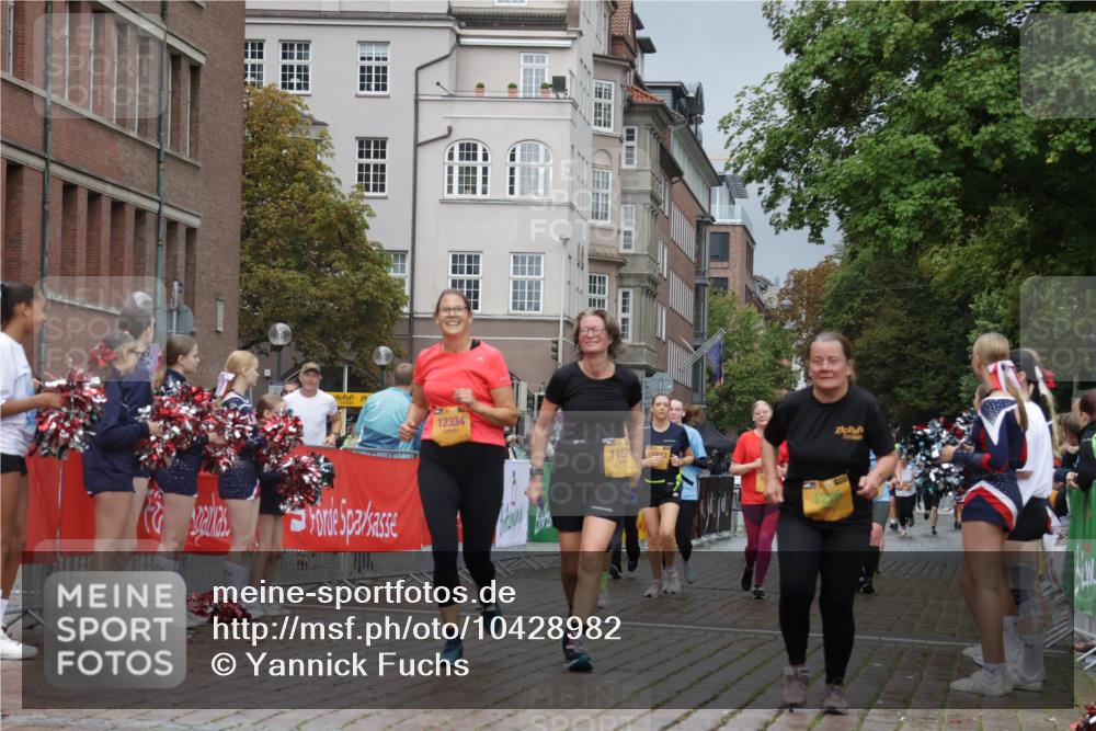 13.09.2026 - Kiel Lauf Yannick Fuchs http://msf.ph/oto/10428982 13.09.2026 11:09:24 Ziel 607, 2784, 7310, 8637, 8922, 8933, 8979, 10184, 10253, 10262, 10263, 10268, 11889, 1226, 1569, 1934, 3022, 3752, 4526, 6028, 7681, 8933, 9112, 9752, 9995, 10813, 10928, 11674, 12238, 12334, 12532, 2992, 5528, 7111, 10423, 24, 25, 2250, 2951, 10928 meine-sportfotos.de
