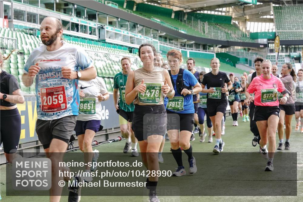 13.09.2026 - 21. swb-Marathon Bremen Michael Burmester http://msf.ph/oto/10428990 13.09.2026 13:26:46 Laufen im Stadion 186, 202, 357, 364, 390, 530, 543, 597, 645, 833, 966, 1077, 1283, 1410, 1412, 1443, 1459, 1473, 1487, 1530, 1608, 1618, 1700, 1744, 1769, 1828, 1953, 1961, 2058, 2273, 2298, 2308, 2309, 2382, 2384, 2388, 2404, 2428, 2507, 2508, 2542, 2558, 2576, 2582, 2591, 2592, 2656, 2675, 2725, 2748, 2762, 2817, 2875, 2878, 2923, 2965, 2970, 2981, 3045, 3047, 3050, 3062, 3073, 3084, 3097, 3172, 3184, 3219, 3359, 3433, 3540, 3592, 3629, 3756, 3907, 3978 meine-sportfotos.de
