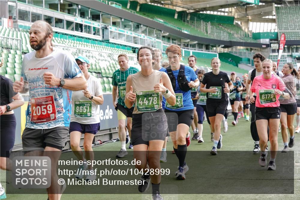 13.09.2026 - 21. swb-Marathon Bremen Michael Burmester http://msf.ph/oto/10428999 13.09.2026 13:26:46 Laufen im Stadion 186, 202, 357, 364, 390, 530, 543, 597, 645, 833, 966, 1077, 1283, 1410, 1412, 1443, 1459, 1473, 1487, 1530, 1608, 1618, 1700, 1744, 1769, 1828, 1953, 1961, 2058, 2273, 2298, 2308, 2309, 2382, 2384, 2388, 2404, 2428, 2507, 2508, 2542, 2558, 2576, 2582, 2591, 2592, 2656, 2675, 2725, 2748, 2762, 2817, 2875, 2878, 2923, 2965, 2970, 2981, 3045, 3047, 3050, 3062, 3073, 3084, 3097, 3172, 3184, 3219, 3359, 3433, 3540, 3592, 3629, 3756, 3907, 3978 meine-sportfotos.de