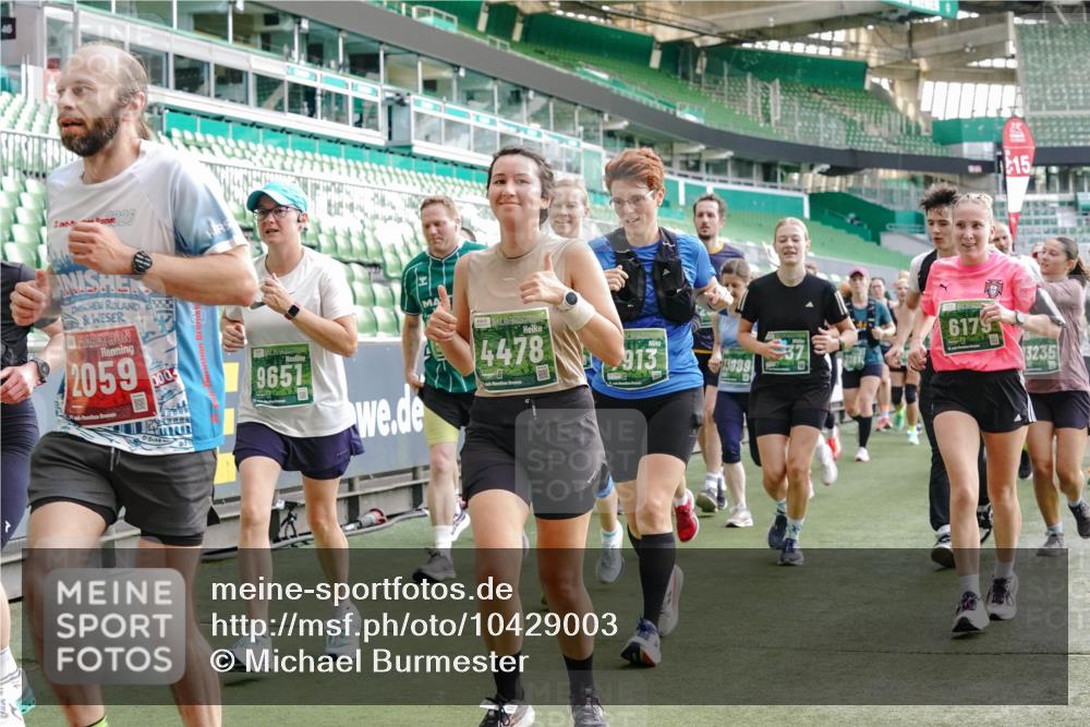 13.09.2026 - 21. swb-Marathon Bremen Michael Burmester http://msf.ph/oto/10429003 13.09.2026 13:26:46 Laufen im Stadion 186, 202, 357, 364, 390, 530, 543, 597, 645, 833, 966, 1077, 1283, 1410, 1412, 1443, 1459, 1473, 1487, 1530, 1608, 1618, 1700, 1744, 1769, 1828, 1953, 1961, 2058, 2273, 2298, 2308, 2309, 2382, 2384, 2388, 2404, 2428, 2507, 2508, 2542, 2558, 2576, 2582, 2591, 2592, 2656, 2675, 2725, 2748, 2762, 2817, 2875, 2878, 2923, 2965, 2970, 2981, 3045, 3047, 3050, 3062, 3073, 3084, 3097, 3172, 3184, 3219, 3359, 3433, 3540, 3592, 3629, 3756, 3907, 3978 meine-sportfotos.de