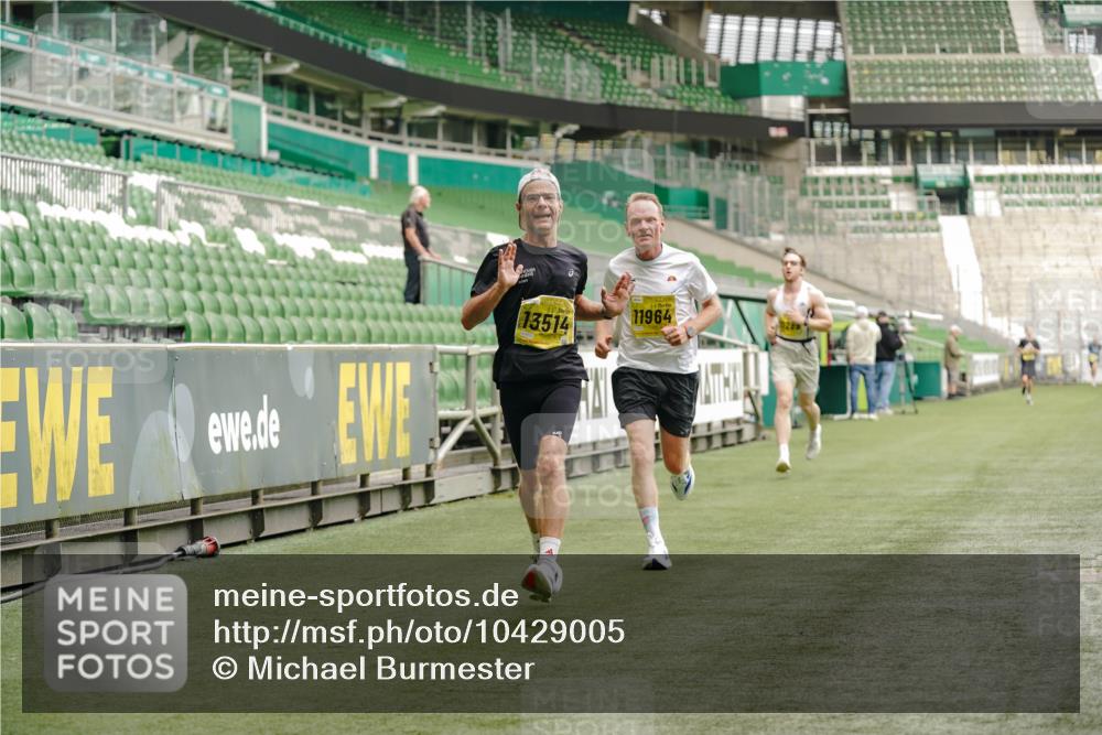 13.09.2026 - 21. swb-Marathon Bremen Michael Burmester http://msf.ph/oto/10429005 13.09.2026 10:20:12 Laufen im Stadion 10261, 10262, 10366, 10475, 10818, 10961, 10994, 11067, 11068, 11176, 11197, 11418, 11481, 11512, 11652, 11964, 12289, 12324, 12358, 12413, 12540, 13505, 13514, 13530, 13534, 13540, 13541, 13550, 13558, 13560, 13581, 13583, 13588, 13590, 13599, 13601, 13605, 13610, 13618, 13619, 13622, 13633, 13637, 13638, 10597, 12272, 13501, 13510, 13515, 13517, 13522, 13542, 13547, 13561, 13567, 13579, 13623, 13635 meine-sportfotos.de