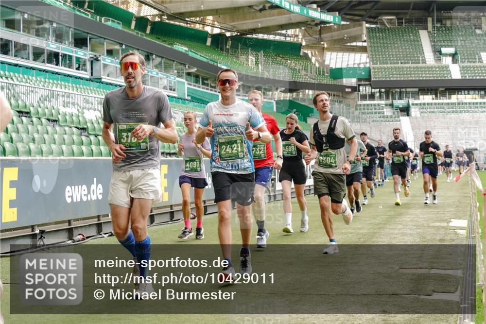 13.09.2026 - 21. swb-Marathon Bremen Michael Burmester http://msf.ph/oto/10429011 13.09.2026 13:03:08 Laufen im Stadion 150, 210, 488, 531, 596, 722, 725, 762, 881, 936, 940, 946, 1006, 1014, 1163, 1250, 1458, 1460, 1479, 1611, 1649, 1771, 2047, 2223, 2276, 2292, 2345, 2364, 2378, 2421, 2434, 2513, 2625, 2638, 2666, 2668, 2779, 2851, 2900, 2934, 2977, 2987, 3013, 3044, 3114, 3135, 3163, 3164, 3187, 3248, 3258, 3294, 3334, 3360, 3392, 3402, 3460, 3496, 3510, 3527, 3576, 3579, 3585, 3597, 3603, 3618, 3667, 3721, 3846, 3852, 3859, 3893, 3938, 3970, 3983, 4000, 4077, 4133, 4506, 4558 meine-sportfotos.de