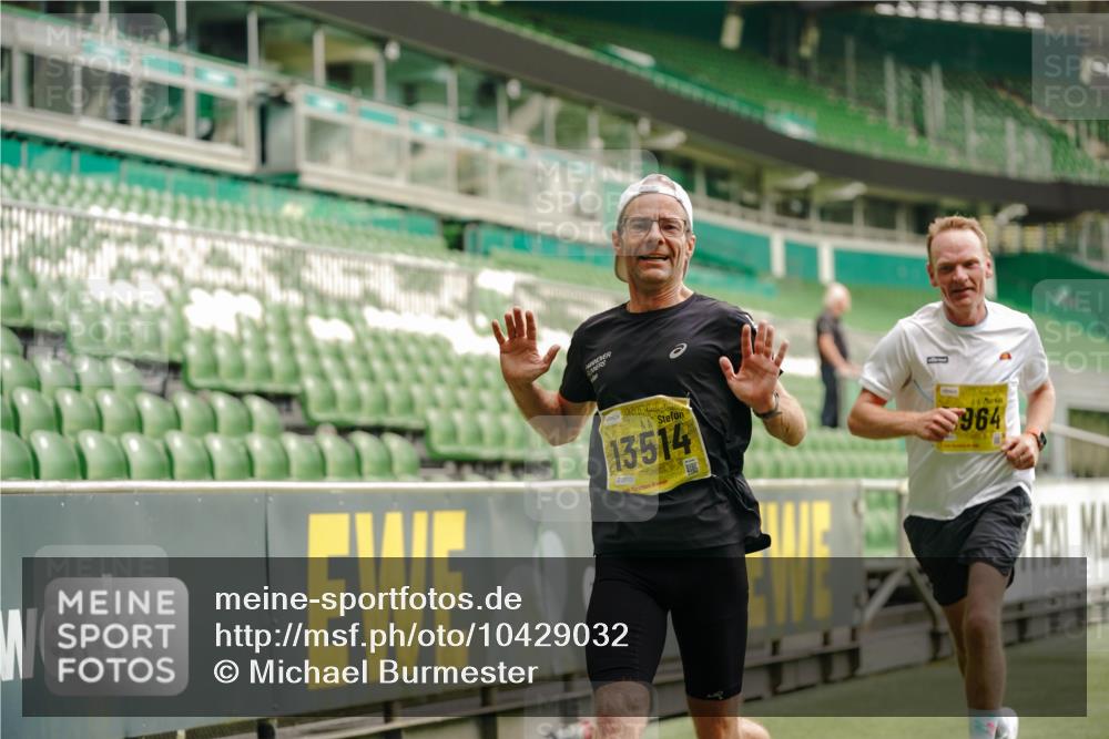 13.09.2026 - 21. swb-Marathon Bremen Michael Burmester http://msf.ph/oto/10429032 13.09.2026 10:20:13 Laufen im Stadion 10261, 10262, 10366, 10475, 10818, 10961, 10994, 11067, 11068, 11176, 11197, 11418, 11481, 11512, 11652, 11964, 12289, 12324, 12358, 12413, 12540, 13505, 13514, 13530, 13534, 13540, 13541, 13550, 13558, 13560, 13581, 13583, 13588, 13590, 13599, 13601, 13605, 13610, 13618, 13619, 13622, 13633, 13637, 10597, 12272, 13501, 13510, 13515, 13517, 13522, 13542, 13547, 13561, 13567, 13579, 13623, 13635 meine-sportfotos.de