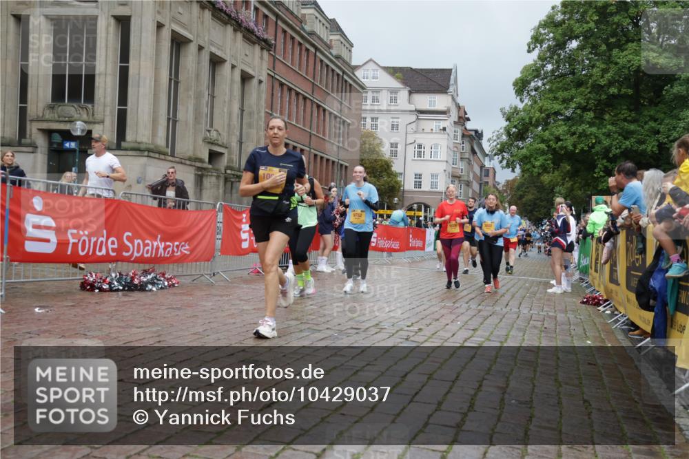 13.09.2026 - Kiel Lauf Yannick Fuchs http://msf.ph/oto/10429037 13.09.2026 11:09:31 Ziel 607, 2784, 5528, 7310, 8922, 8979, 10184, 11889, 1569, 1934, 3022, 3752, 4526, 6028, 7681, 8637, 8933, 9112, 9752, 9995, 10184, 10253, 10262, 10263, 10268, 10813, 12238, 12532, 508, 1074, 2992, 5843, 5867, 7111, 7683, 7826, 10352, 10423, 11208, 1226, 10813, 10928, 11674, 12334 meine-sportfotos.de