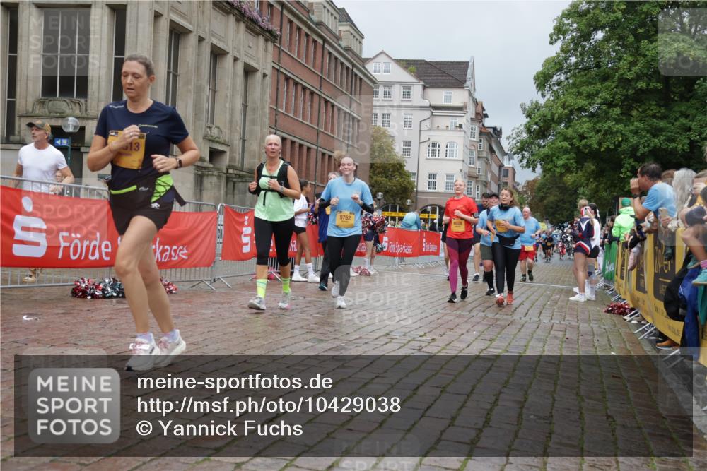 13.09.2026 - Kiel Lauf Yannick Fuchs http://msf.ph/oto/10429038 13.09.2026 11:09:31 Ziel 607, 2784, 5528, 7310, 8922, 8979, 10184, 11889, 1569, 1934, 3022, 3752, 4526, 6028, 7681, 8637, 8933, 9112, 9752, 9995, 10184, 10253, 10262, 10263, 10268, 10813, 12238, 12532, 508, 1074, 2992, 5843, 5867, 7111, 7683, 7826, 10352, 10423, 11208, 1226, 10813, 10928, 11674, 12334 meine-sportfotos.de