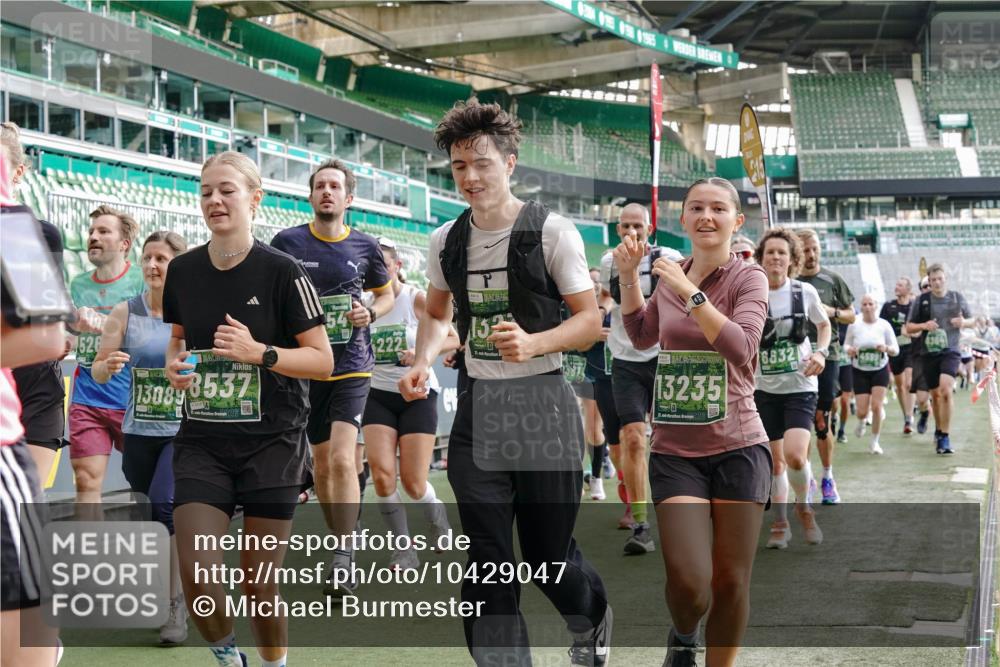 13.09.2026 - 21. swb-Marathon Bremen Michael Burmester http://msf.ph/oto/10429047 13.09.2026 13:26:48 Laufen im Stadion 186, 202, 357, 364, 390, 530, 543, 597, 645, 833, 966, 1077, 1283, 1410, 1412, 1443, 1459, 1473, 1487, 1530, 1608, 1618, 1700, 1744, 1769, 1828, 1953, 1961, 2058, 2273, 2298, 2308, 2309, 2382, 2384, 2388, 2404, 2428, 2507, 2508, 2542, 2558, 2576, 2582, 2592, 2656, 2675, 2725, 2748, 2762, 2817, 2875, 2876, 2923, 2965, 2970, 2981, 3045, 3047, 3050, 3062, 3073, 3084, 3097, 3172, 3184, 3219, 3359, 3433, 3540, 3592, 3629, 3756, 3907, 3978 meine-sportfotos.de