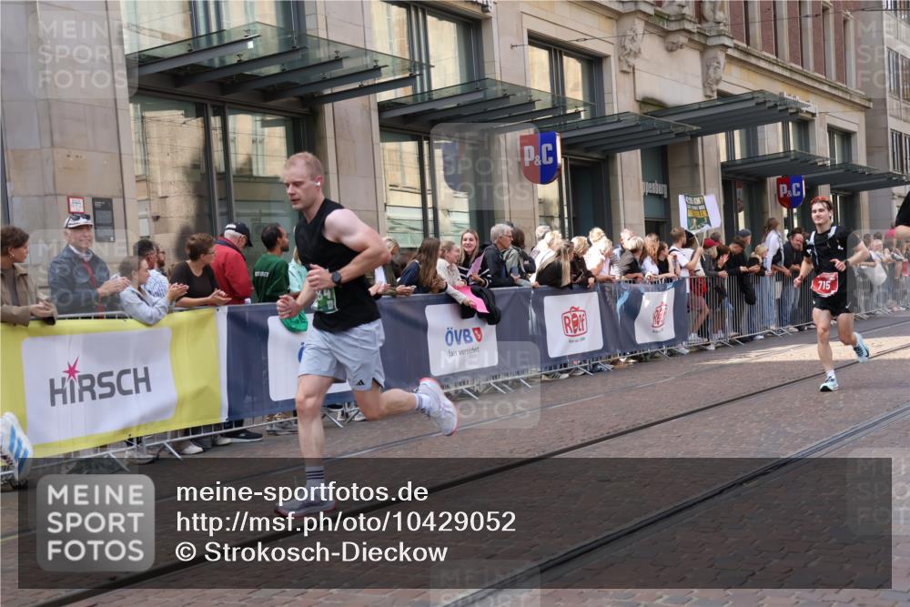 13.09.2026 - 21. swb-Marathon Bremen Strokosch-Dieckow http://msf.ph/oto/10429052 13.09.2026 13:08:48 Ziel 1241, 1925, 2287, 2291, 2909, 4384, 4898, 5383, 5517, 5636, 5696, 6906, 7262, 8120, 8830, 9904, 9911, 10044, 715, 3110, 3276, 3330, 4033, 4082, 4888, 5377, 5424, 6842, 6906, 7064, 7121, 8555, 9084, 9240, 9411, 9702, 9867, 9906 meine-sportfotos.de