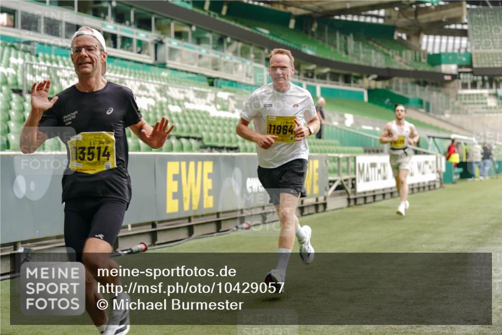 13.09.2026 - 21. swb-Marathon Bremen Michael Burmester http://msf.ph/oto/10429057 13.09.2026 10:20:13 Laufen im Stadion 10261, 10262, 10366, 10475, 10818, 10961, 10994, 11067, 11068, 11176, 11197, 11418, 11481, 11512, 11652, 11964, 12289, 12324, 12358, 12413, 12540, 13505, 13514, 13530, 13534, 13540, 13541, 13550, 13558, 13560, 13581, 13583, 13588, 13590, 13599, 13601, 13605, 13610, 13618, 13619, 13622, 13633, 13637, 10597, 12272, 13501, 13510, 13515, 13517, 13522, 13542, 13547, 13561, 13567, 13579, 13623, 13635 meine-sportfotos.de