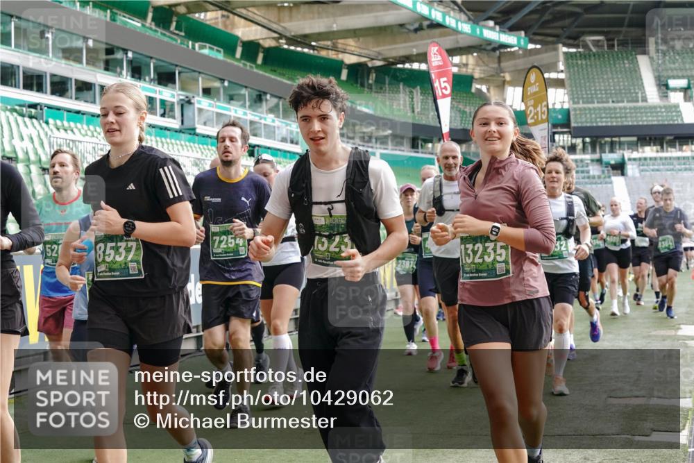 13.09.2026 - 21. swb-Marathon Bremen Michael Burmester http://msf.ph/oto/10429062 13.09.2026 13:26:48 Laufen im Stadion 186, 202, 357, 364, 390, 530, 543, 597, 645, 833, 966, 1077, 1283, 1410, 1412, 1443, 1459, 1473, 1487, 1530, 1608, 1618, 1700, 1744, 1769, 1828, 1953, 1961, 2058, 2273, 2298, 2308, 2309, 2382, 2384, 2388, 2404, 2428, 2507, 2508, 2542, 2558, 2576, 2582, 2592, 2656, 2675, 2725, 2748, 2762, 2817, 2875, 2876, 2923, 2965, 2970, 2981, 3045, 3047, 3050, 3062, 3073, 3084, 3097, 3172, 3184, 3219, 3359, 3433, 3540, 3592, 3629, 3756, 3907, 3978 meine-sportfotos.de