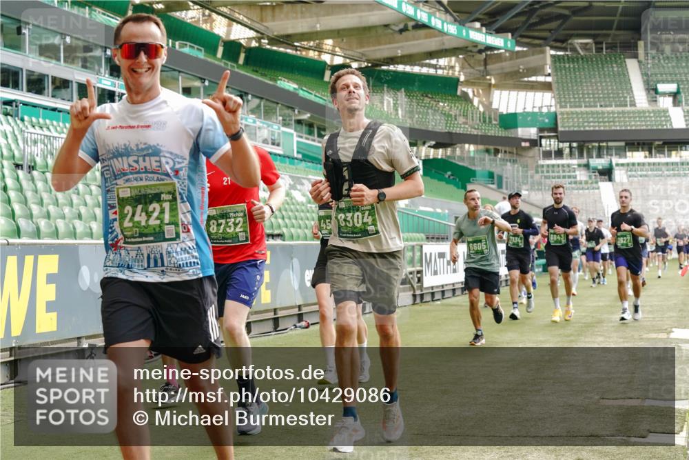 13.09.2026 - 21. swb-Marathon Bremen Michael Burmester http://msf.ph/oto/10429086 13.09.2026 13:03:09 Laufen im Stadion 150, 210, 488, 531, 596, 722, 725, 762, 881, 936, 940, 946, 1014, 1163, 1250, 1458, 1460, 1479, 1611, 1649, 1771, 2047, 2223, 2276, 2292, 2345, 2364, 2378, 2421, 2434, 2513, 2625, 2638, 2666, 2668, 2779, 2851, 2900, 2934, 2977, 2987, 3013, 3044, 3114, 3135, 3163, 3164, 3187, 3248, 3258, 3294, 3334, 3360, 3392, 3402, 3454, 3460, 3496, 3510, 3527, 3576, 3579, 3585, 3597, 3603, 3618, 3667, 3721, 3846, 3852, 3859, 3893, 3938, 3970, 3983, 4000, 4077, 4133, 4506, 4558 meine-sportfotos.de