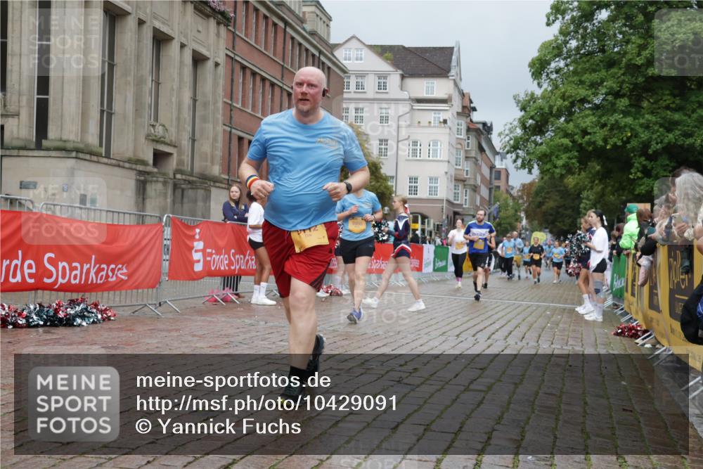 13.09.2026 - Kiel Lauf Yannick Fuchs http://msf.ph/oto/10429091 13.09.2026 11:09:38 Ziel 2992, 5528, 7111, 10423, 607, 1934, 2784, 3752, 6028, 7310, 7681, 8637, 8922, 8933, 8979, 9112, 9995, 10184, 10253, 10262, 10263, 10268, 11889, 12238, 12532, 508, 1074, 2337, 5843, 5867, 6908, 7683, 7826, 9967, 10352, 11208, 11428, 11429, 1569, 3022, 3752, 4526, 6028, 7681, 9112, 9752, 10813, 12238 meine-sportfotos.de