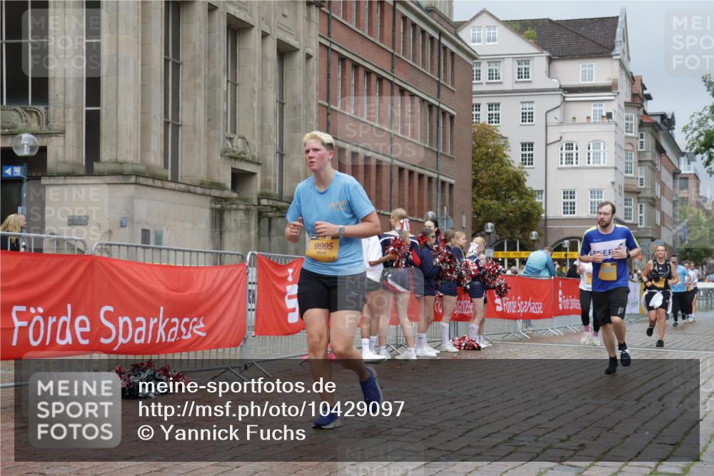 13.09.2026 - Kiel Lauf Yannick Fuchs http://msf.ph/oto/10429097 13.09.2026 11:09:40 Ziel 2992, 5528, 5867, 7111, 7683, 10352, 10423, 11208, 607, 1934, 2784, 7310, 8637, 8922, 8933, 8979, 9112, 9995, 10184, 10253, 10262, 10263, 10268, 11889, 12532, 508, 1074, 2337, 5843, 6908, 7826, 9665, 9967, 11013, 11428, 11429, 1569, 3022, 3752, 4526, 6028, 7681, 9112, 9752, 9995, 10813, 12238 meine-sportfotos.de