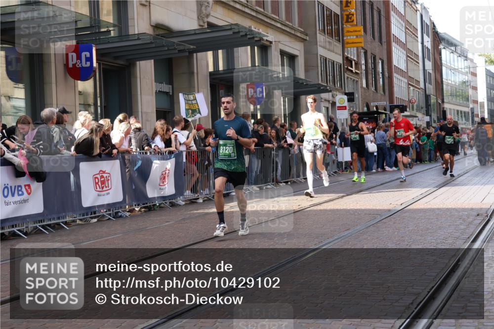 13.09.2026 - 21. swb-Marathon Bremen Strokosch-Dieckow http://msf.ph/oto/10429102 13.09.2026 13:08:50 Ziel 1241, 1925, 2287, 2291, 2909, 4384, 4895, 4898, 5383, 5636, 5696, 7262, 8120, 8830, 9866, 9904, 9911, 10044, 715, 3110, 3276, 3330, 4033, 4888, 5377, 5517, 5696, 6842, 6906, 7064, 7121, 8555, 9084, 9240, 9411, 9702, 9867, 9906, 9911 meine-sportfotos.de