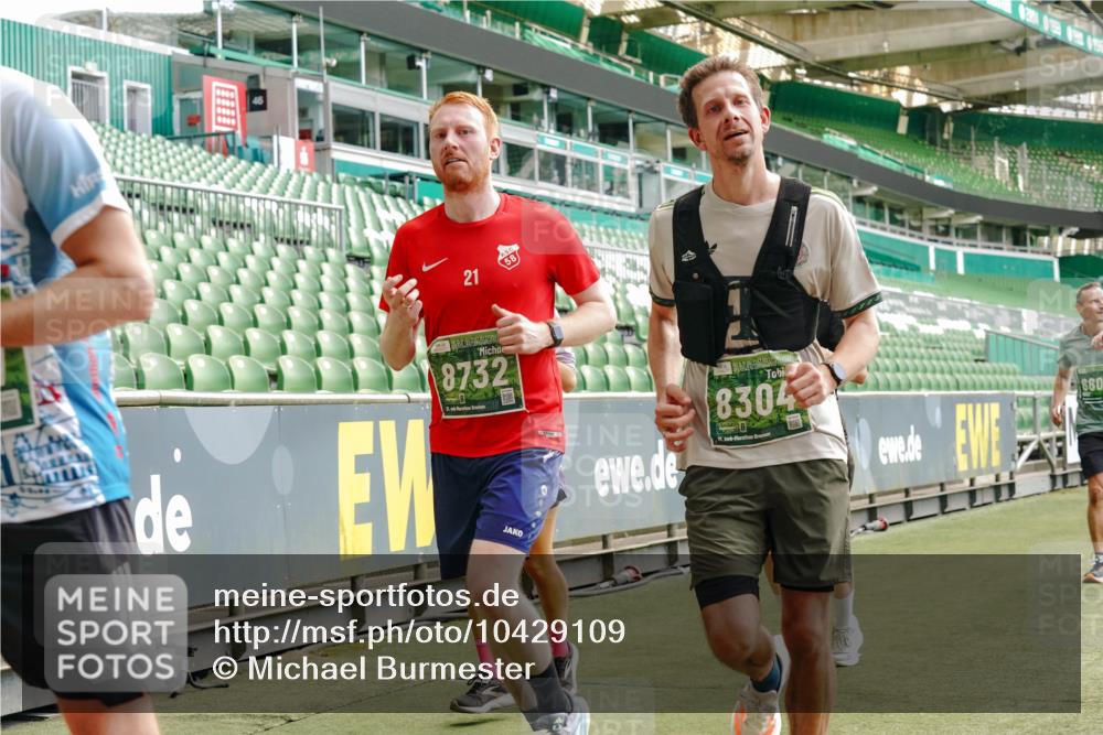 13.09.2026 - 21. swb-Marathon Bremen Michael Burmester http://msf.ph/oto/10429109 13.09.2026 13:03:10 Laufen im Stadion 150, 210, 488, 596, 722, 725, 762, 881, 936, 940, 946, 1014, 1163, 1250, 1458, 1460, 1479, 1611, 1649, 1771, 2047, 2223, 2276, 2292, 2345, 2364, 2378, 2421, 2434, 2513, 2625, 2638, 2666, 2668, 2779, 2851, 2900, 2934, 2977, 2987, 3013, 3044, 3114, 3135, 3163, 3164, 3187, 3248, 3258, 3294, 3334, 3360, 3392, 3402, 3454, 3460, 3496, 3510, 3527, 3576, 3579, 3585, 3597, 3603, 3618, 3667, 3721, 3846, 3852, 3859, 3893, 3938, 3970, 3983, 4000, 4077, 4133, 4506, 4558 meine-sportfotos.de