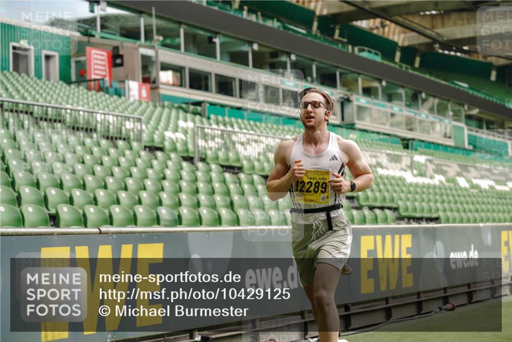 13.09.2026 - 21. swb-Marathon Bremen Michael Burmester http://msf.ph/oto/10429125 13.09.2026 10:20:16 Laufen im Stadion 10261, 10262, 10366, 10475, 10818, 10961, 10994, 11067, 11068, 11176, 11197, 11418, 11481, 11512, 11652, 11964, 12289, 12324, 12358, 12413, 12540, 13505, 13514, 13530, 13534, 13540, 13541, 13550, 13558, 13560, 13581, 13583, 13588, 13590, 13599, 13601, 13605, 13610, 13619, 13622, 13633, 13637, 10597, 12272, 13501, 13510, 13515, 13517, 13522, 13542, 13547, 13561, 13567, 13579, 13623, 13635 meine-sportfotos.de