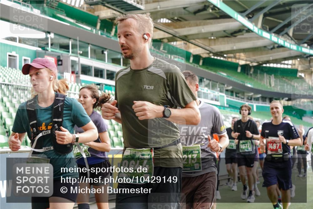 13.09.2026 - 21. swb-Marathon Bremen Michael Burmester http://msf.ph/oto/10429149 13.09.2026 13:26:52 Laufen im Stadion 186, 202, 357, 364, 390, 530, 543, 597, 645, 833, 966, 1077, 1283, 1410, 1412, 1443, 1459, 1473, 1487, 1530, 1608, 1618, 1700, 1744, 1769, 1828, 1953, 1961, 2058, 2273, 2298, 2308, 2309, 2382, 2384, 2388, 2404, 2428, 2507, 2508, 2542, 2558, 2576, 2582, 2592, 2656, 2675, 2725, 2748, 2762, 2817, 2875, 2876, 2923, 2965, 2970, 3045, 3047, 3050, 3062, 3073, 3084, 3097, 3172, 3184, 3219, 3359, 3433, 3540, 3592, 3629, 3756, 3885, 3907, 3978 meine-sportfotos.de