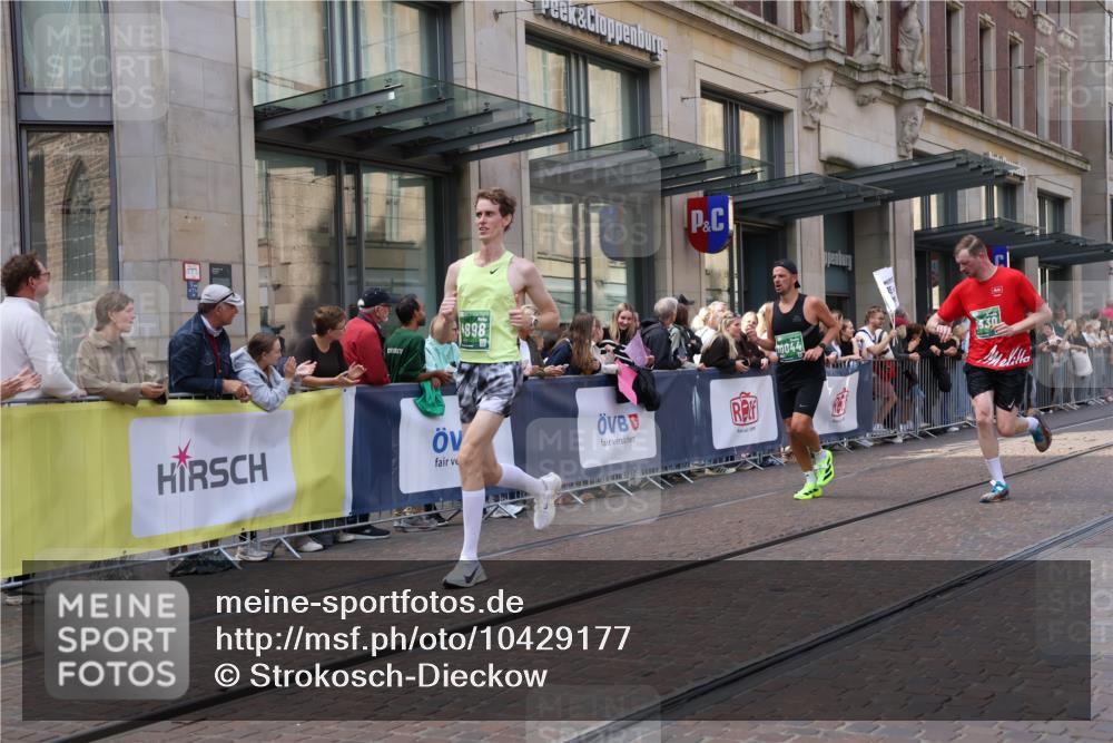 13.09.2026 - 21. swb-Marathon Bremen Strokosch-Dieckow http://msf.ph/oto/10429177 13.09.2026 13:08:54 Ziel 1034, 1241, 2287, 2291, 2909, 3197, 4384, 4895, 4898, 5383, 5636, 7262, 8120, 8759, 8830, 9789, 9866, 9904, 10044, 715, 1925, 3110, 3276, 3330, 4033, 5377, 5517, 5636, 5696, 6842, 6906, 7064, 7121, 8555, 9240, 9411, 9702, 9867, 9906, 9911 meine-sportfotos.de