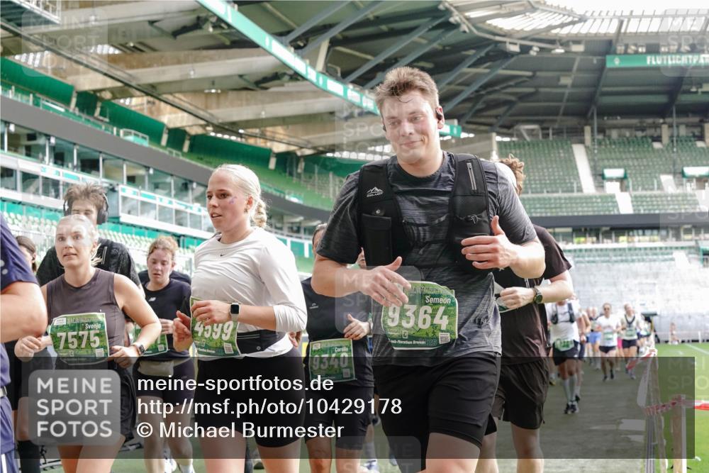 13.09.2026 - 21. swb-Marathon Bremen Michael Burmester http://msf.ph/oto/10429178 13.09.2026 13:26:54 Laufen im Stadion 186, 202, 357, 364, 390, 530, 543, 597, 645, 833, 966, 1077, 1283, 1412, 1443, 1459, 1473, 1487, 1530, 1608, 1618, 1700, 1744, 1769, 1828, 1953, 1961, 2058, 2236, 2273, 2298, 2308, 2309, 2382, 2384, 2388, 2404, 2428, 2507, 2508, 2542, 2558, 2576, 2582, 2592, 2656, 2675, 2725, 2748, 2762, 2817, 2875, 2876, 2923, 2965, 2970, 3045, 3047, 3050, 3062, 3073, 3084, 3097, 3172, 3184, 3219, 3359, 3433, 3540, 3592, 3629, 3756, 3885, 3907, 3978 meine-sportfotos.de
