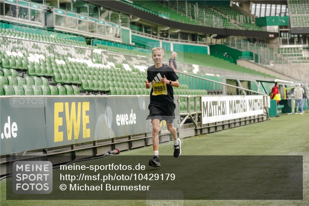 13.09.2026 - 21. swb-Marathon Bremen Michael Burmester http://msf.ph/oto/10429179 13.09.2026 10:20:27 Laufen im Stadion 10261, 10262, 10366, 10475, 10818, 10961, 10994, 11067, 11068, 11176, 11197, 11418, 11481, 11512, 11652, 11964, 12289, 12324, 12358, 12413, 12513, 12540, 13505, 13514, 13530, 13540, 13541, 13550, 13558, 13560, 13575, 13581, 13583, 13588, 13590, 13601, 13605, 13610, 13619, 13633, 13637, 10597, 12272, 12458, 13501, 13504, 13510, 13515, 13517, 13522, 13542, 13547, 13561, 13567, 13579, 13623, 13635 meine-sportfotos.de