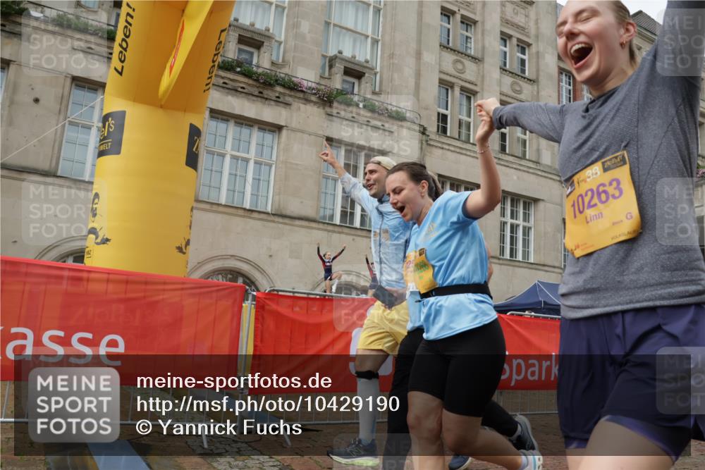 13.09.2026 - Kiel Lauf Yannick Fuchs http://msf.ph/oto/10429190 13.09.2026 11:09:55 Ziel 508, 1074, 2337, 5843, 5867, 6908, 7683, 7826, 9665, 9967, 10352, 11013, 11208, 11428, 11429, 607, 2784, 2992, 5528, 5867, 7111, 7310, 7683, 8922, 8979, 10184, 10253, 10262, 10263, 10268, 10352, 10423, 11208, 11889, 585, 1937, 3086, 3227, 4063, 5371, 9102, 9168, 9254, 10154, 11884, 12008, 12016, 12698, 607, 8637, 8933, 8979, 10184, 10253, 10262, 10263, 10268, 11889 meine-sportfotos.de