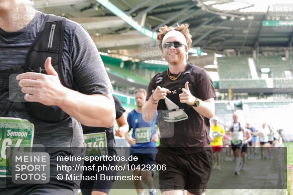 13.09.2026 - 21. swb-Marathon Bremen Michael Burmester http://msf.ph/oto/10429206 13.09.2026 13:26:55 Laufen im Stadion 186, 202, 357, 364, 390, 530, 597, 645, 833, 966, 1077, 1283, 1412, 1443, 1459, 1473, 1487, 1530, 1608, 1618, 1700, 1744, 1769, 1828, 1961, 2058, 2236, 2273, 2298, 2308, 2309, 2382, 2384, 2388, 2404, 2428, 2507, 2508, 2542, 2558, 2576, 2582, 2592, 2656, 2675, 2725, 2748, 2762, 2817, 2875, 2876, 2923, 2965, 2970, 3045, 3047, 3050, 3062, 3073, 3084, 3097, 3172, 3184, 3219, 3359, 3433, 3540, 3592, 3629, 3756, 3885, 3907, 3978 meine-sportfotos.de