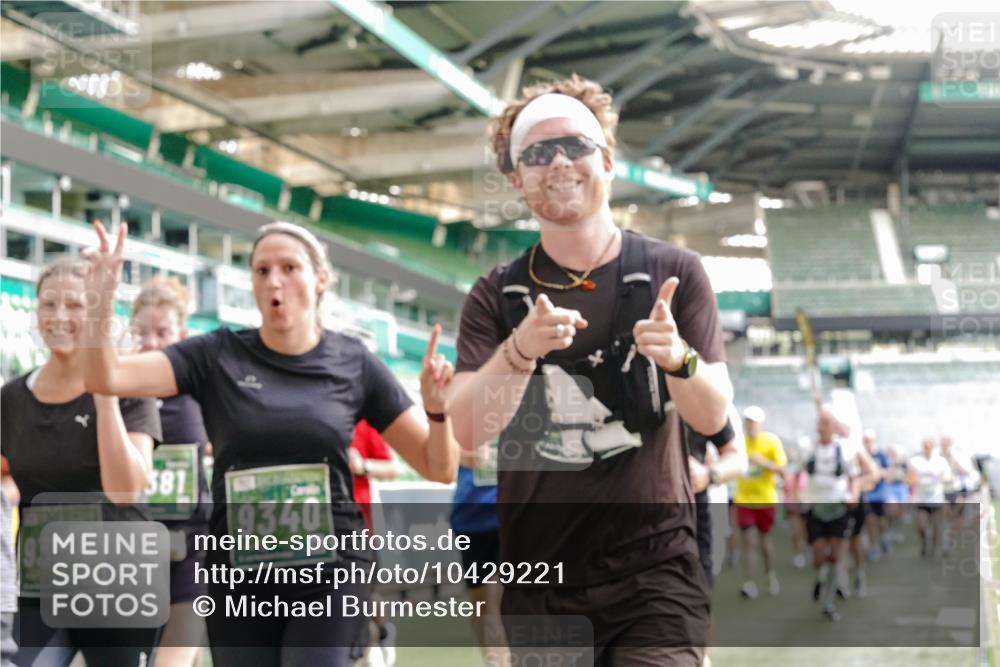 13.09.2026 - 21. swb-Marathon Bremen Michael Burmester http://msf.ph/oto/10429221 13.09.2026 13:26:55 Laufen im Stadion 186, 202, 357, 364, 390, 530, 597, 645, 833, 966, 1077, 1283, 1412, 1443, 1459, 1473, 1487, 1530, 1608, 1618, 1700, 1744, 1769, 1828, 1961, 2058, 2236, 2273, 2298, 2308, 2309, 2382, 2384, 2388, 2404, 2428, 2507, 2508, 2542, 2558, 2576, 2582, 2592, 2656, 2675, 2725, 2748, 2762, 2817, 2875, 2876, 2923, 2965, 2970, 3045, 3047, 3050, 3062, 3073, 3084, 3097, 3172, 3184, 3219, 3359, 3433, 3540, 3592, 3629, 3756, 3885, 3907, 3978 meine-sportfotos.de