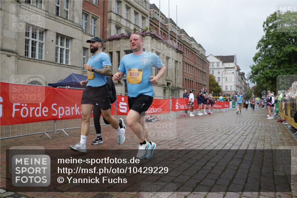 13.09.2026 - Kiel Lauf Yannick Fuchs http://msf.ph/oto/10429229 13.09.2026 11:10:01 Ziel 2337, 3227, 4063, 6908, 9168, 9665, 9967, 10154, 11013, 11428, 11429, 11884, 508, 1074, 2784, 2992, 5528, 5843, 5867, 7111, 7310, 7683, 7826, 8922, 10352, 10423, 11208, 585, 1937, 2630, 3086, 5371, 9102, 9254, 12008, 12016, 12178, 12698, 607, 2784, 7310, 8922, 8979, 10184, 10253, 10262, 10263, 10268, 11889 meine-sportfotos.de
