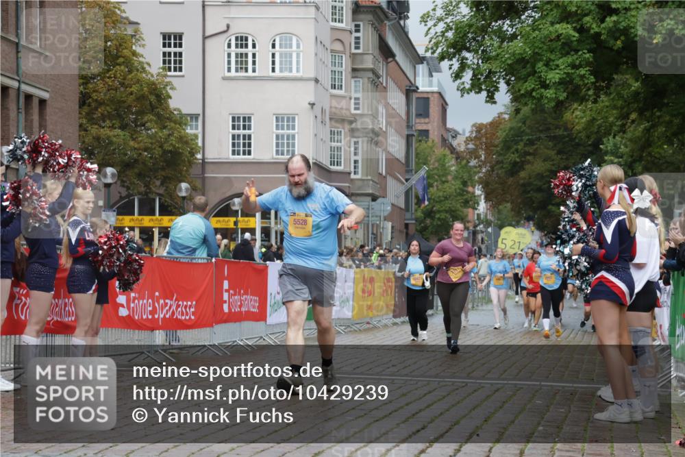 13.09.2026 - Kiel Lauf Yannick Fuchs http://msf.ph/oto/10429239 13.09.2026 11:10:02 Ziel 2337, 3227, 4063, 6908, 9168, 9665, 9967, 10154, 11013, 11428, 11429, 11884, 508, 1074, 2784, 2992, 5528, 5843, 5867, 7111, 7310, 7683, 7826, 10352, 10423, 11208, 11428, 11429, 585, 1937, 2630, 3086, 5371, 9102, 9254, 12008, 12016, 12178, 12698, 607, 2784, 7310, 8922, 8979, 10184, 10253, 10262, 10263, 10268, 11889 meine-sportfotos.de