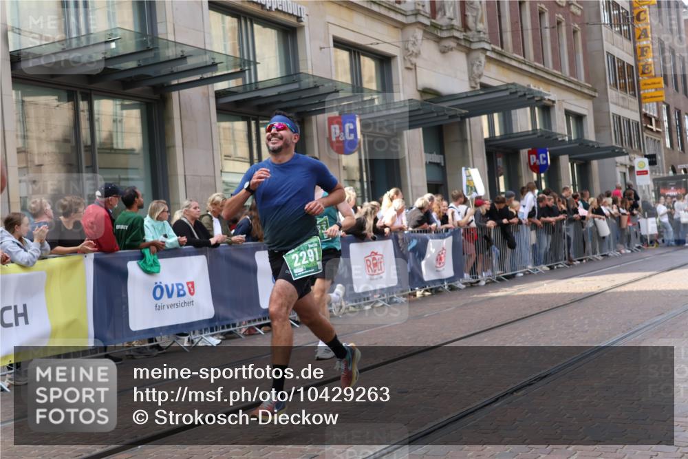 13.09.2026 - 21. swb-Marathon Bremen Strokosch-Dieckow http://msf.ph/oto/10429263 13.09.2026 13:08:57 Ziel 1034, 1241, 2287, 2291, 2909, 3197, 4895, 4898, 5111, 5383, 7262, 8120, 8759, 8830, 9789, 9866, 9904, 10044, 715, 1925, 3110, 3276, 3330, 4033, 4384, 5377, 5517, 5636, 5696, 6842, 6906, 7064, 7121, 7262, 8555, 9240, 9411, 9702, 9867, 9906, 9911 meine-sportfotos.de