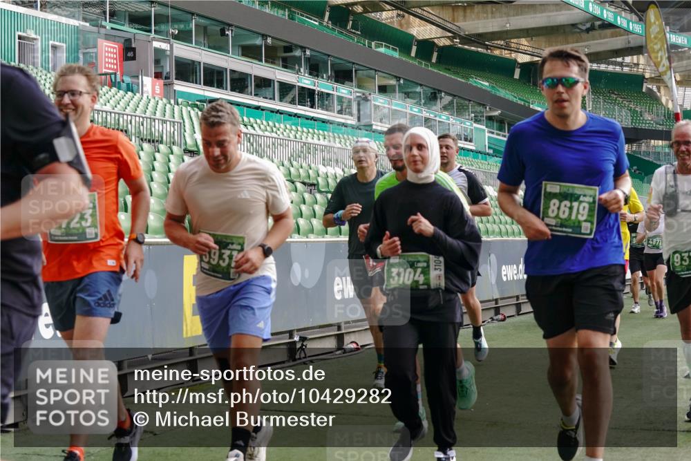 13.09.2026 - 21. swb-Marathon Bremen Michael Burmester http://msf.ph/oto/10429282 13.09.2026 13:26:59 Laufen im Stadion 186, 202, 357, 364, 390, 530, 597, 645, 726, 833, 1077, 1283, 1412, 1443, 1459, 1473, 1487, 1530, 1608, 1618, 1700, 1744, 1769, 1828, 1961, 2058, 2236, 2273, 2298, 2308, 2309, 2382, 2384, 2388, 2404, 2428, 2507, 2508, 2542, 2558, 2576, 2582, 2592, 2656, 2675, 2725, 2748, 2762, 2817, 2875, 2876, 2923, 2965, 2970, 3045, 3047, 3050, 3062, 3073, 3084, 3097, 3172, 3184, 3219, 3359, 3433, 3540, 3592, 3629, 3756, 3885, 3907, 3978, 4660 meine-sportfotos.de
