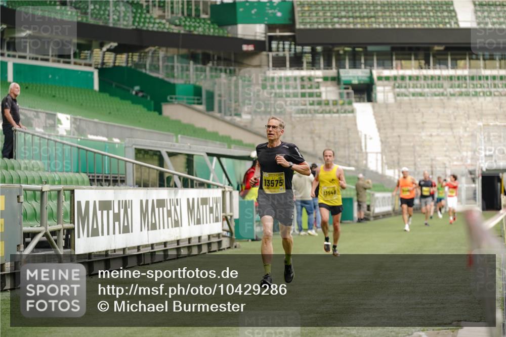 13.09.2026 - 21. swb-Marathon Bremen Michael Burmester http://msf.ph/oto/10429286 13.09.2026 10:20:38 Laufen im Stadion 10261, 10262, 10366, 10475, 10818, 10961, 10994, 11067, 11068, 11142, 11176, 11197, 11418, 11512, 11964, 12289, 12324, 12358, 12413, 12456, 12513, 12540, 13505, 13514, 13530, 13540, 13541, 13548, 13558, 13560, 13575, 13583, 13588, 13590, 13601, 13605, 13606, 13610, 13619, 13633, 13637, 10597, 12272, 12458, 13501, 13504, 13510, 13515, 13517, 13522, 13542, 13547, 13561, 13567, 13579, 13623, 13635 meine-sportfotos.de