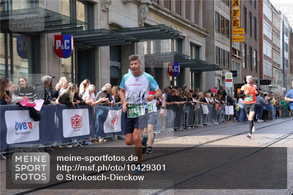 13.09.2026 - 21. swb-Marathon Bremen Strokosch-Dieckow http://msf.ph/oto/10429301 13.09.2026 13:09:04 Ziel 1034, 1241, 2909, 3197, 4895, 4898, 5111, 5383, 6652, 8759, 9789, 9866, 9904, 10044, 1925, 2287, 2291, 3110, 3330, 4384, 5517, 5636, 5696, 6906, 7262, 8120, 8555, 8830, 9240, 9411, 9702, 9867, 9906, 9911 meine-sportfotos.de