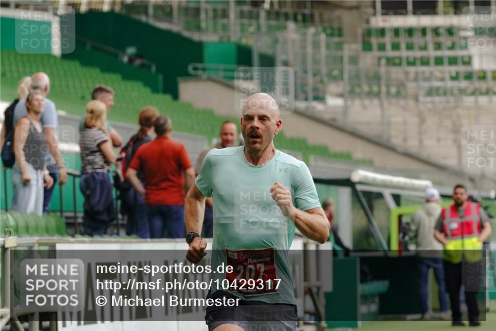 13.09.2026 - 21. swb-Marathon Bremen Michael Burmester http://msf.ph/oto/10429317 13.09.2026 12:03:58 Laufen im Stadion 207, 626, 1231 meine-sportfotos.de